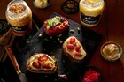 Brotschnitte Randen Hummus Avocado.jpg